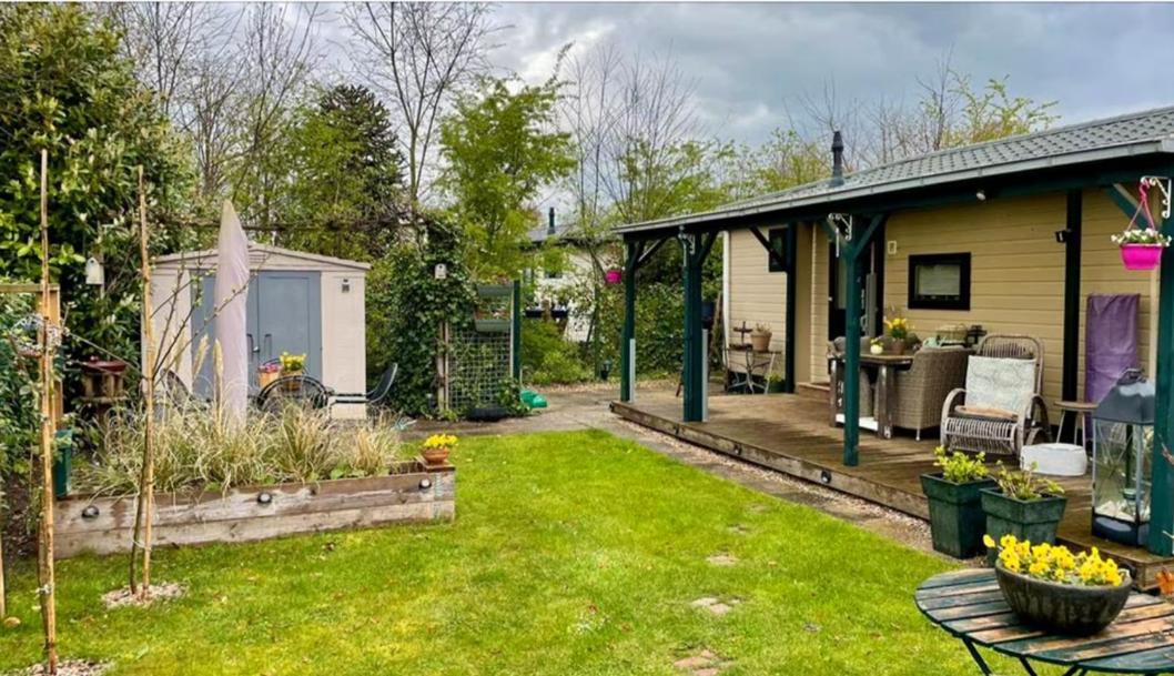 Comfortabel Chalet In Nationaal Park Wateren Exterior foto